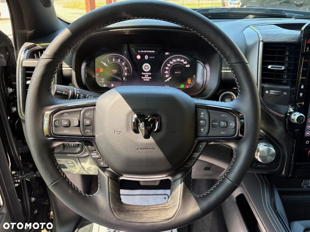 RAM 1500 5.7 Crew Cab Limited - 23