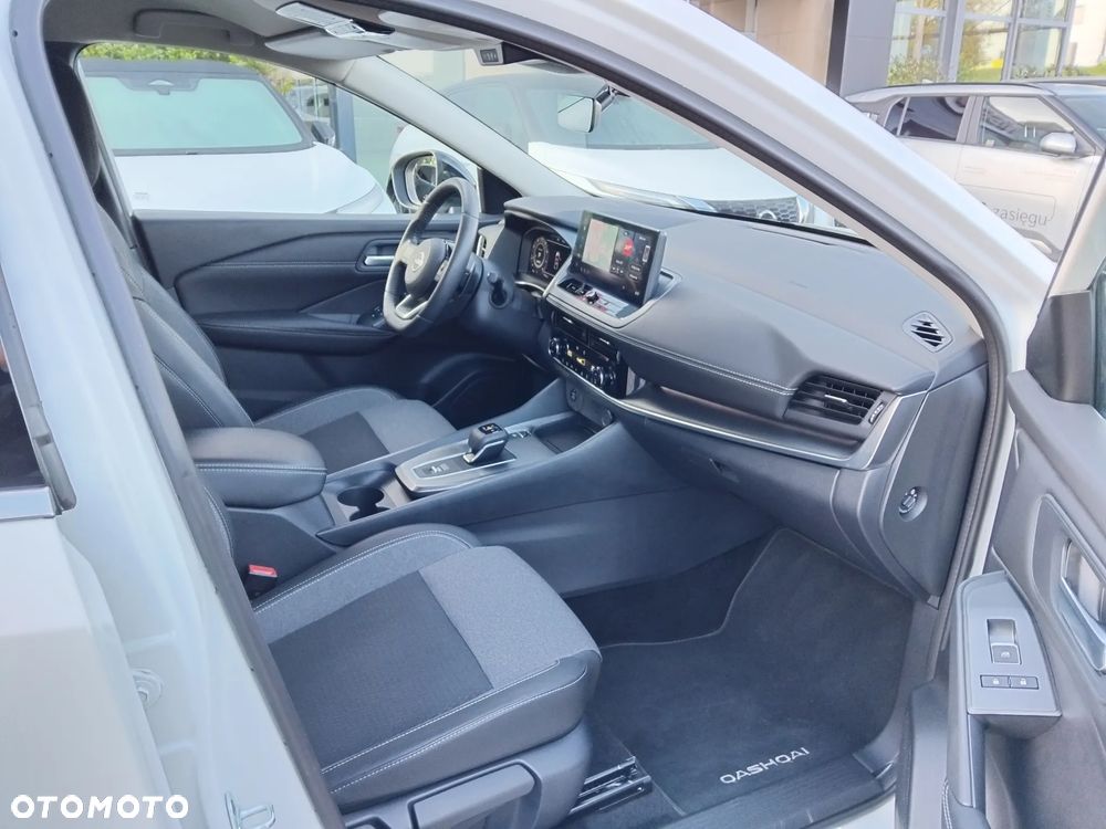 Nissan Qashqai 1.3 DIG-T mHEV N-Connecta Xtronic - 23
