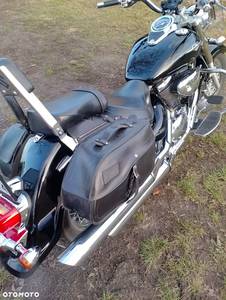 Suzuki Intruder - 3