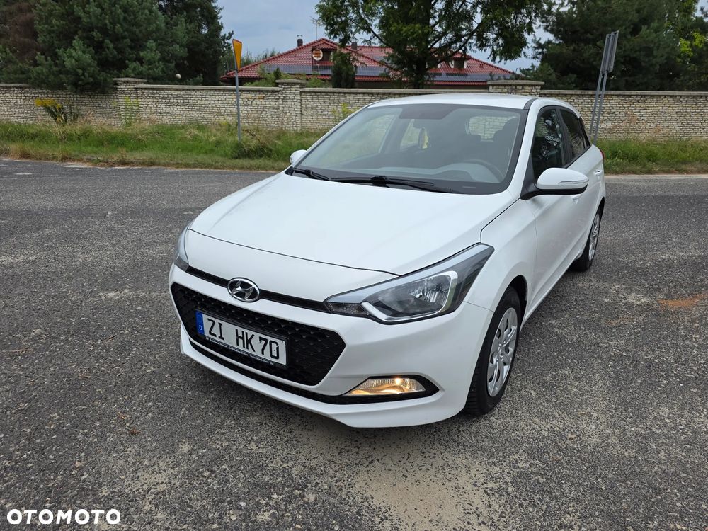 Hyundai i20 blue 1.2 Trend - 21