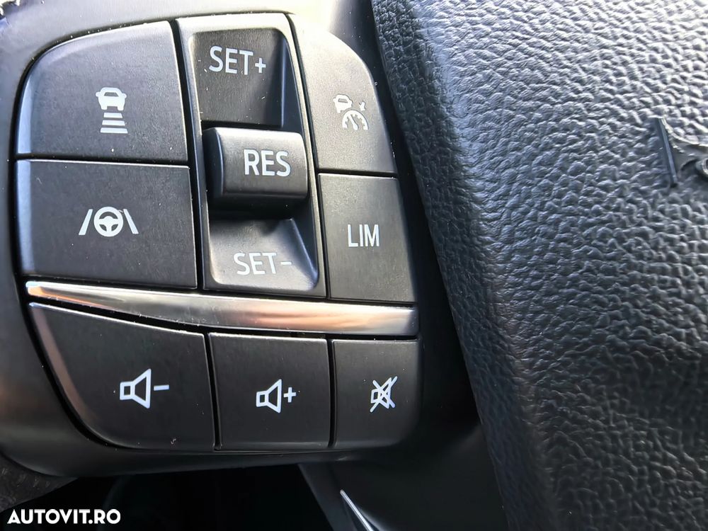 Ford Kuga 2.5 Duratec PHEV ST-LINE X - 26