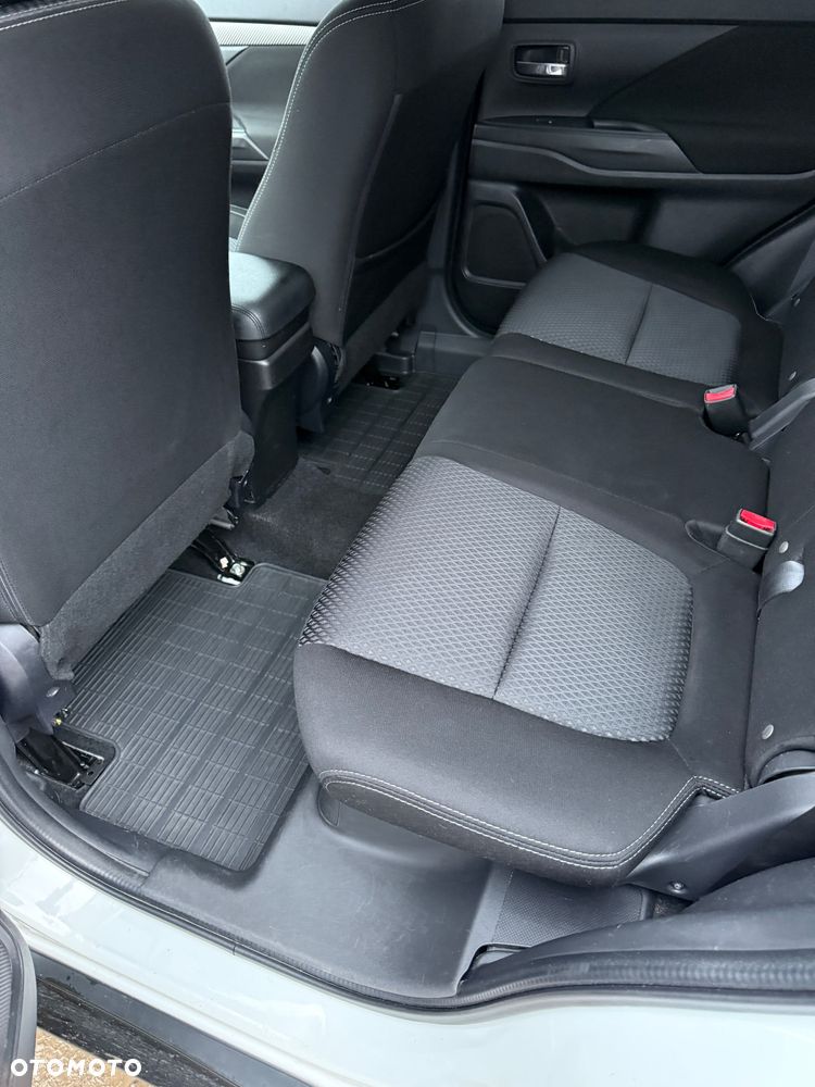 Mitsubishi Outlander 2.0 4WD CVT Plus - 12