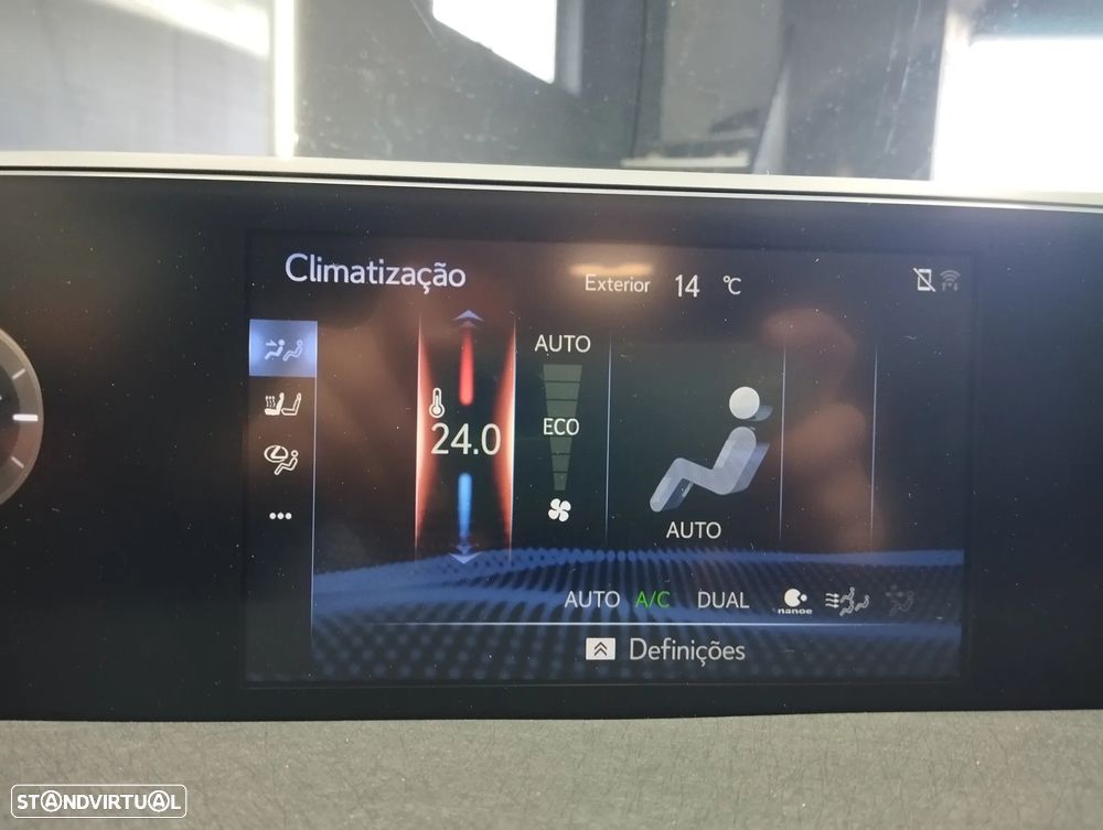 Lexus UX 300e Premium - 31