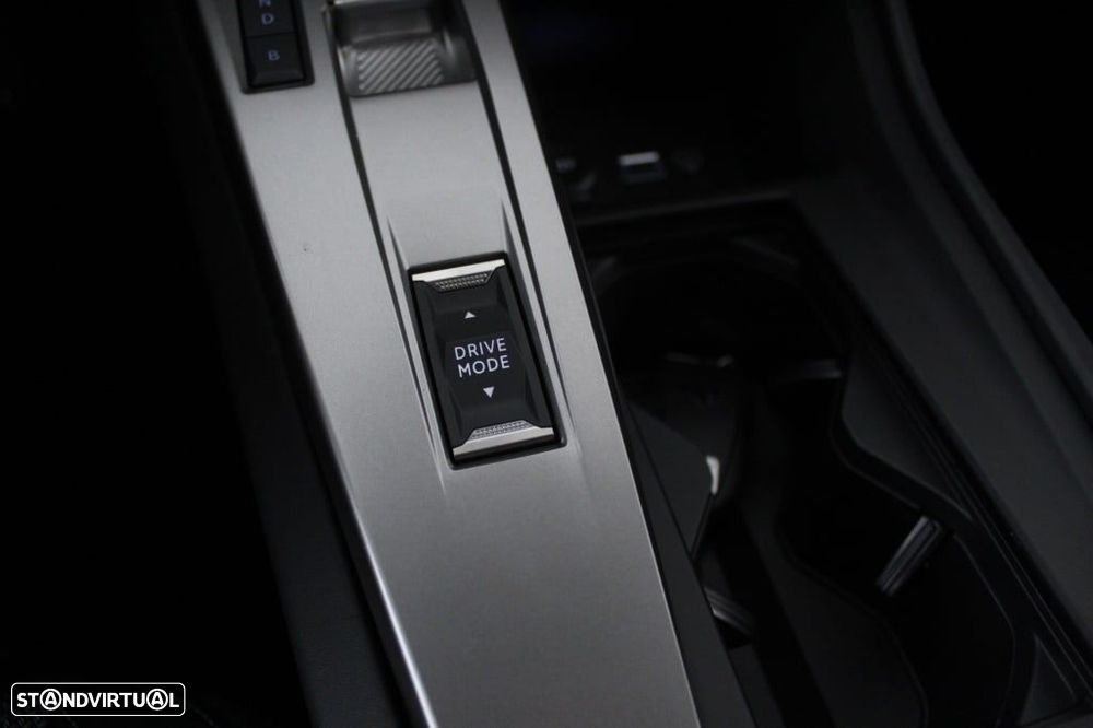 Peugeot 308 1.6 Hybrid Allure e-EAT8 - 32