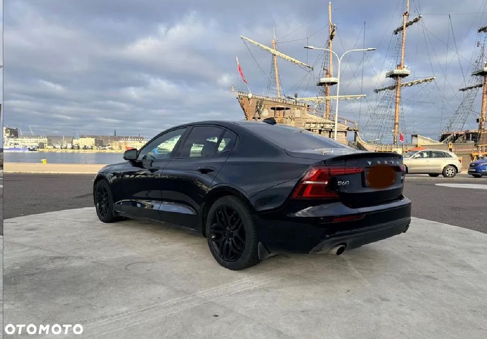 Volvo S60 T6 AWD Momentum Pro - 4