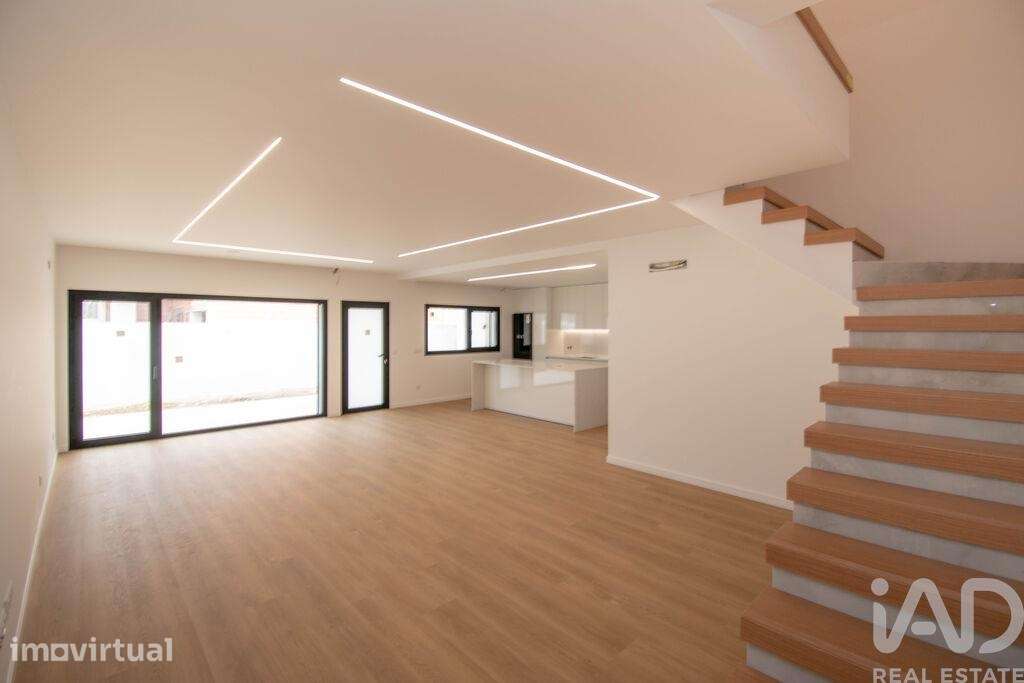 Casa T4 em Maceira de 194,00 m2 - Grande imagem: 5/25