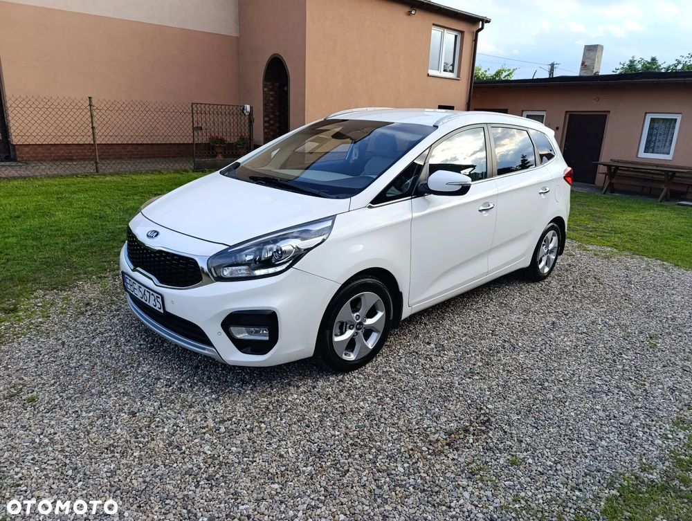 Kia Carens - 19