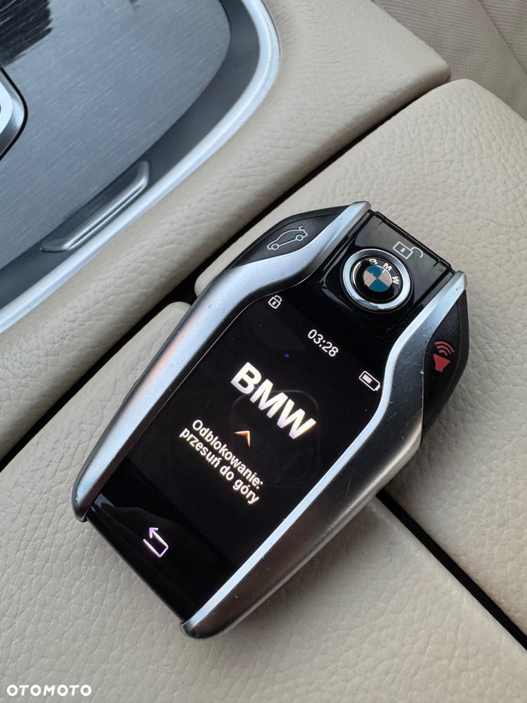 BMW Seria 7 740Li - 29
