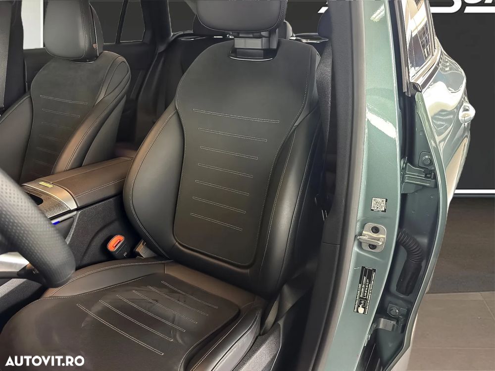 Mercedes-Benz GLC 300 e 4Matic 9G-TRONIC AMG Line Advanced - 13