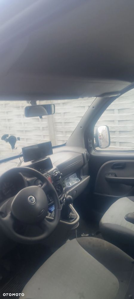 Fiat Doblo 1.9 JTD Family Premius - 9