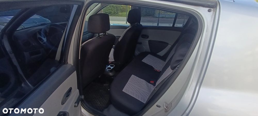 Renault Clio 1.2 16V Authentique - 6