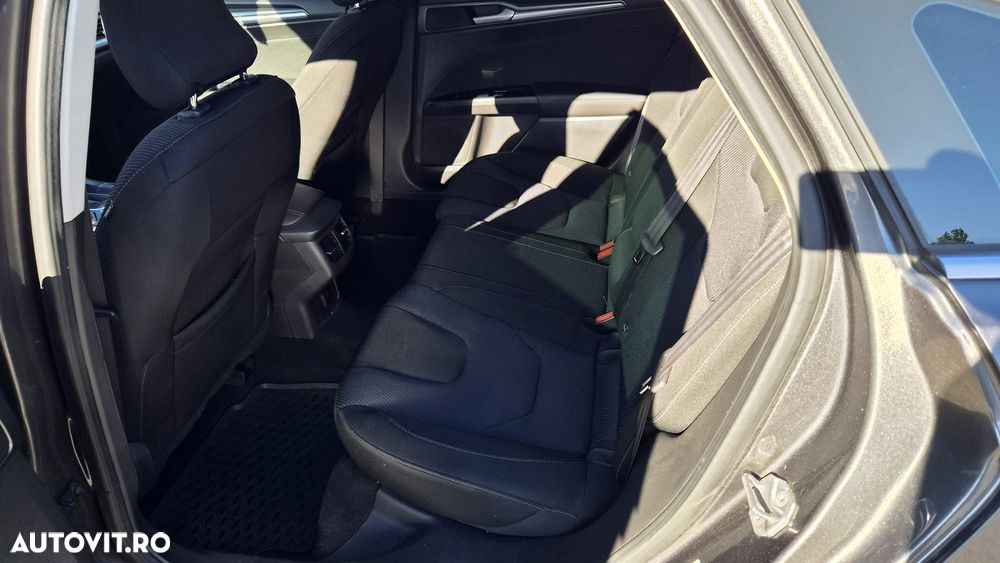 Ford Mondeo 2.0 TDCi Powershift - 11