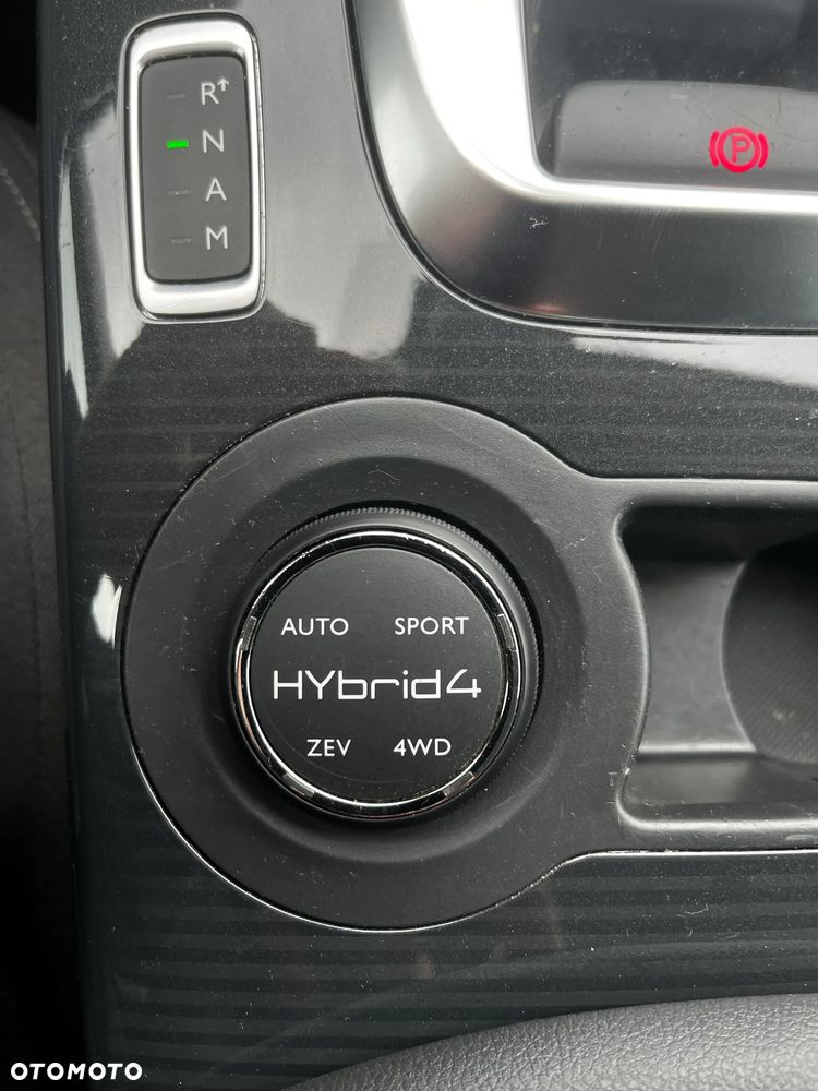 Peugeot 3008 2.0 HDi HYbrid4 - 32