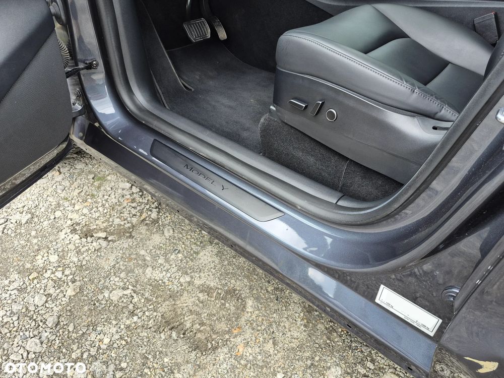 Tesla Model Y RWD - 27