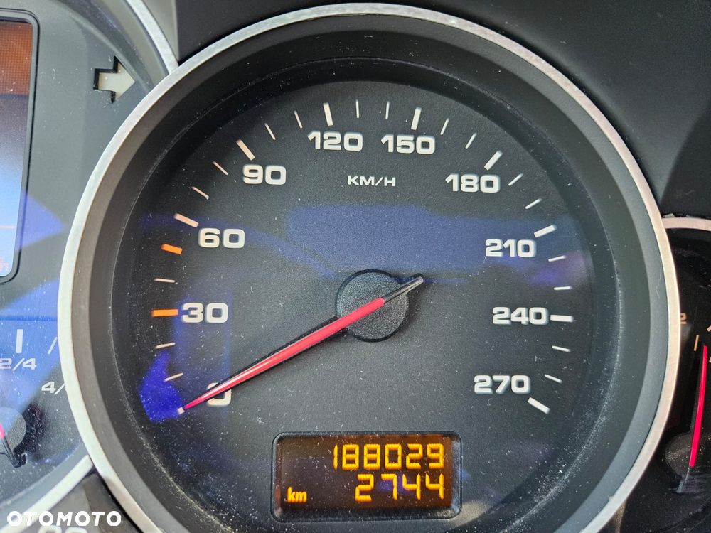 Porsche Cayenne - 17