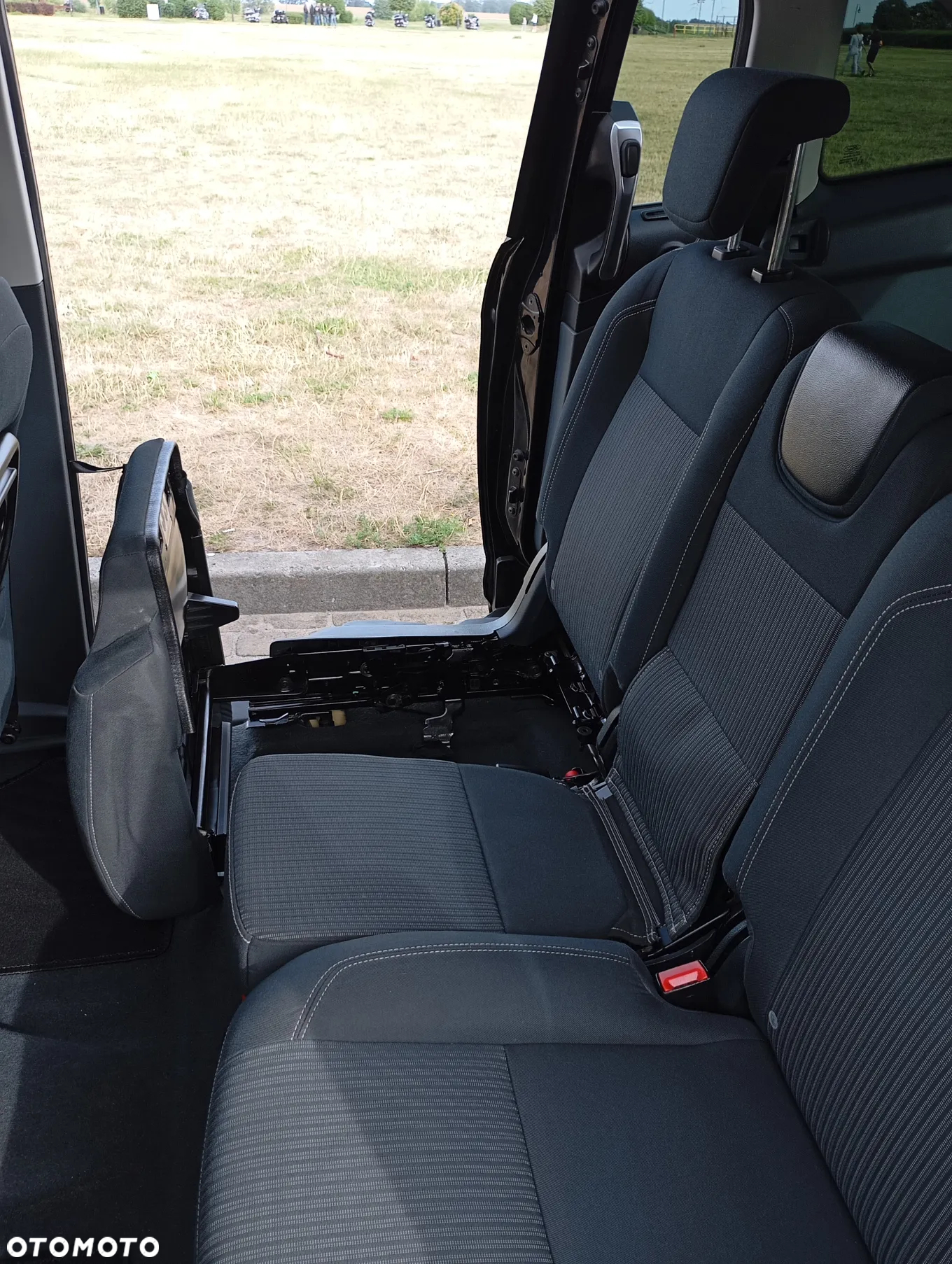 Ford Grand C-MAX 2.0 TDCi Titanium - 11