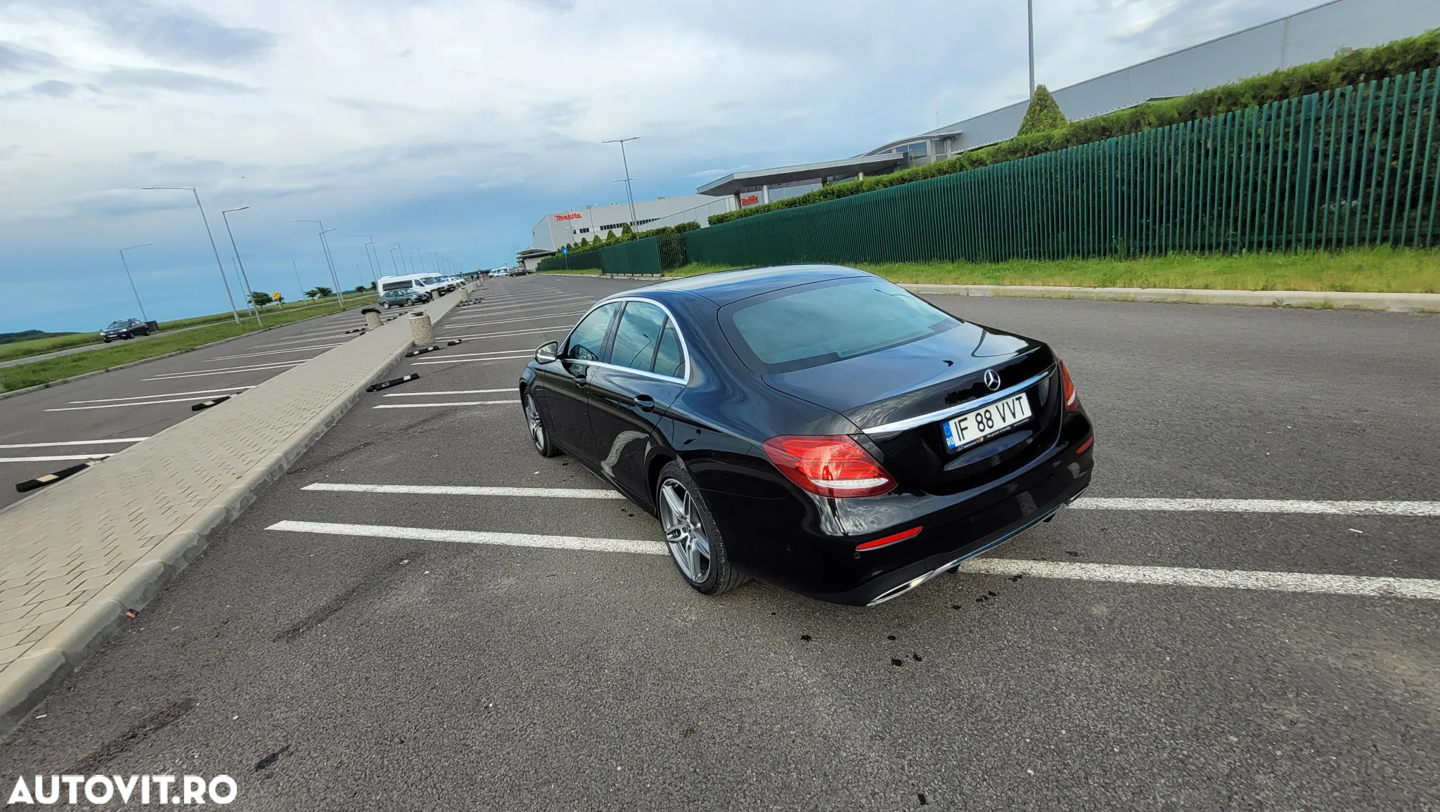 Mercedes-Benz E 200 4Matic 9G-TRONIC AMG Line - 15