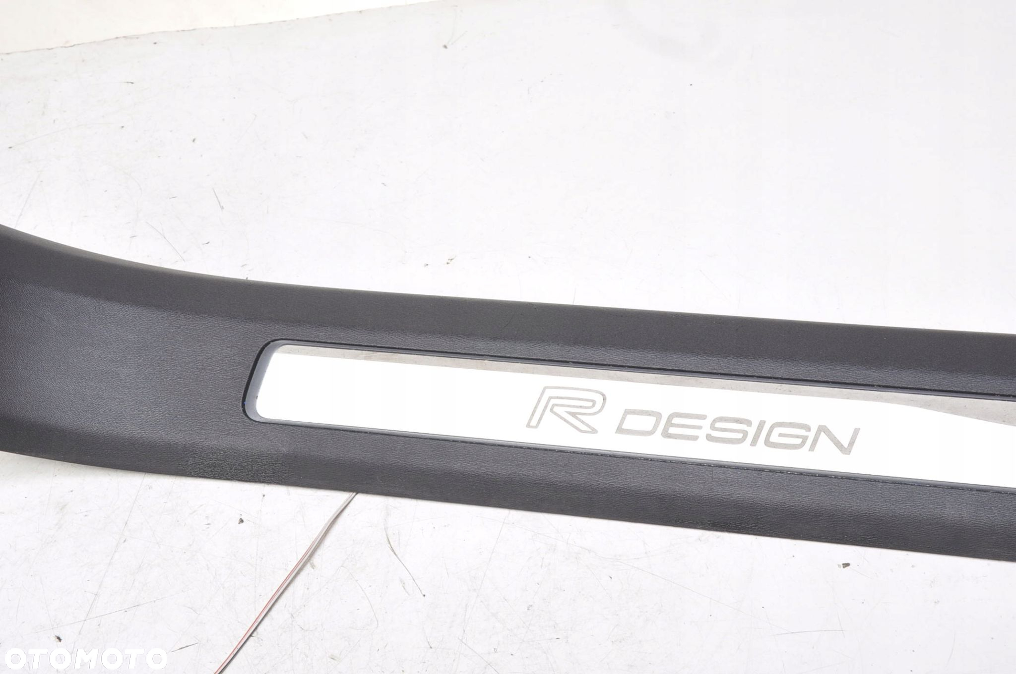 XC90 II LISTWA PROGOWA PRÓG LEWA PRZÓD RDESIGN PODŚWIETANA 31363642 - 2