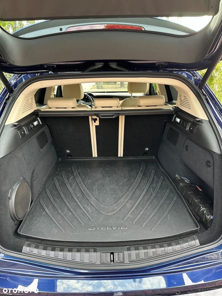 Alfa Romeo Stelvio - 8