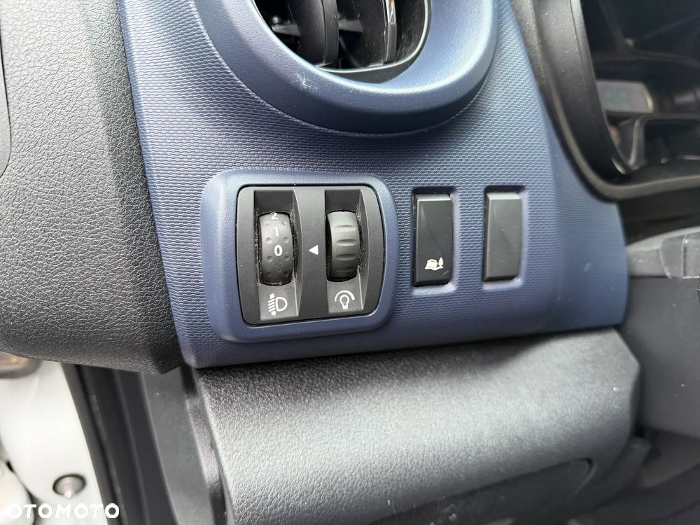 Opel vivaro - 11