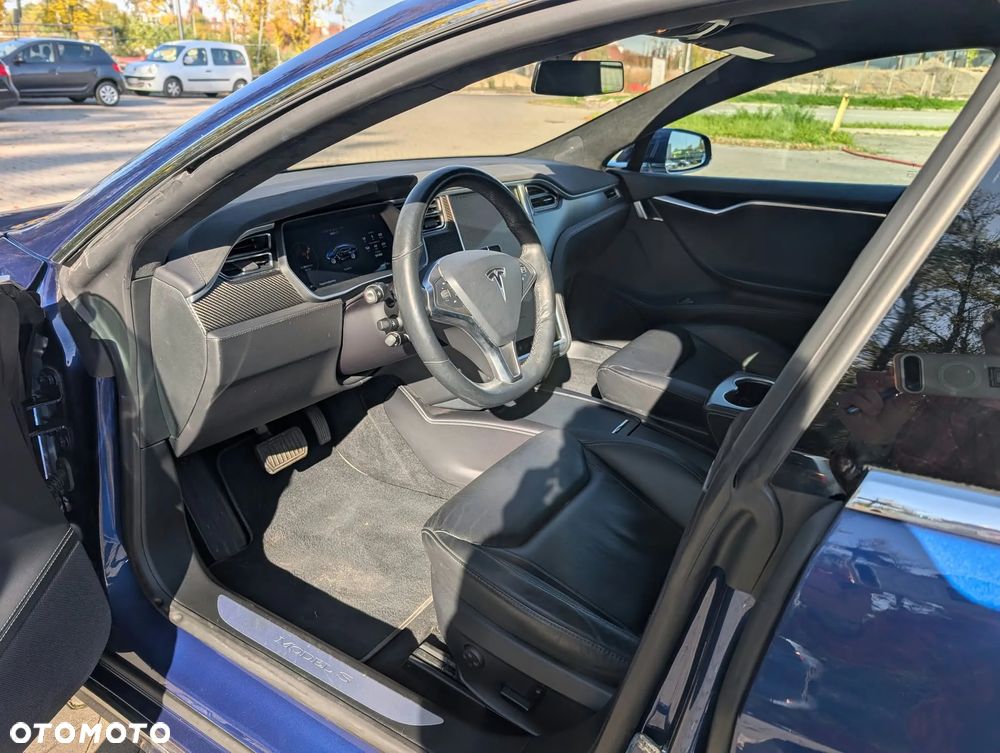 Tesla Model S 90 D - 9