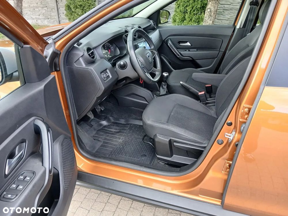 Dacia Duster 1.6 SCe Laureate S&S - 6