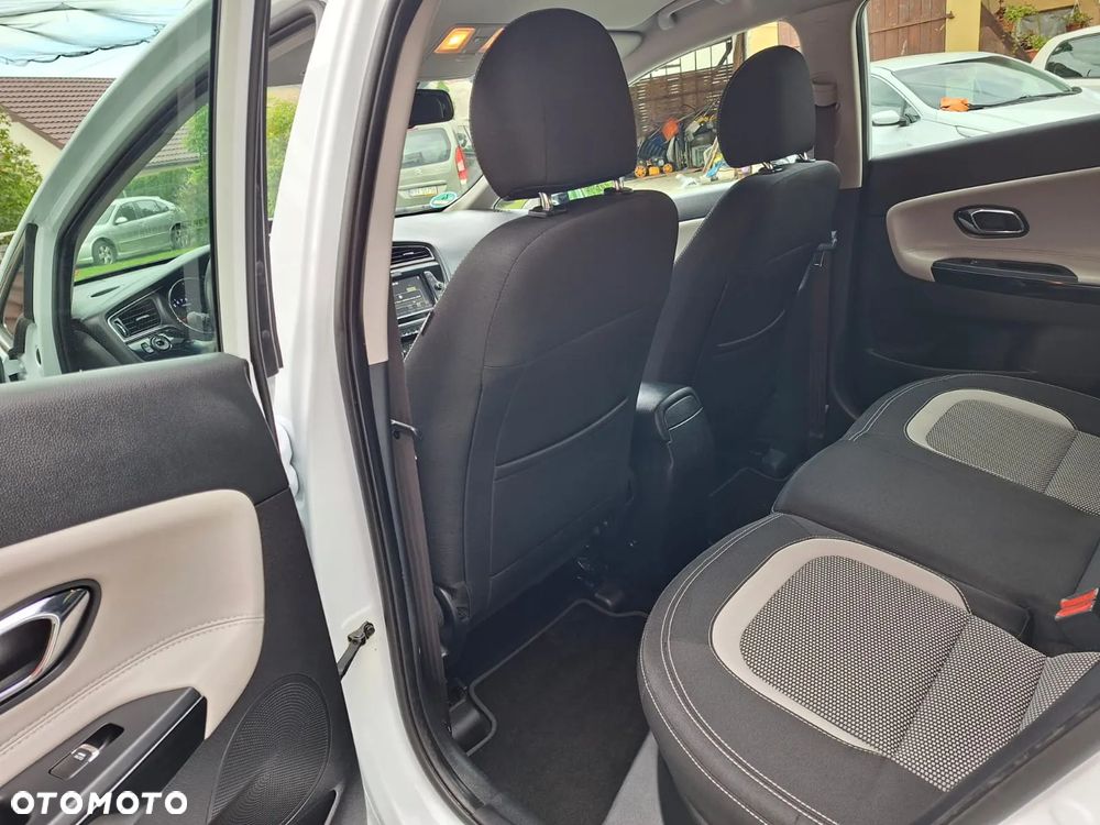 Kia Ceed 1.6 GDI DCT SW Platinum Edition - 14