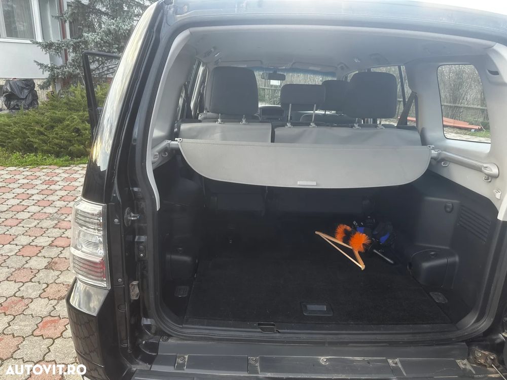 Mitsubishi Pajero LWB 3.2 DI-D Instyle M/T - 19