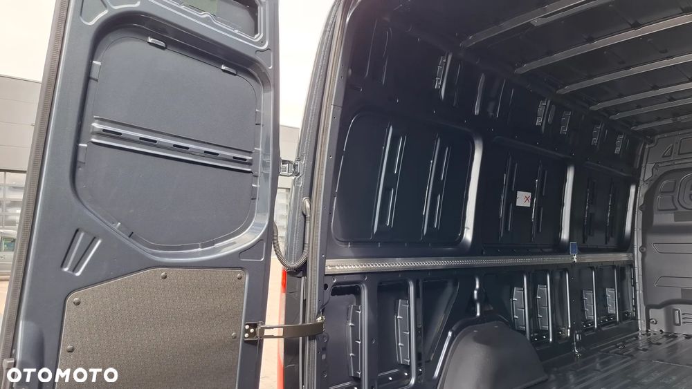 Mercedes-Benz Sprinter - 27