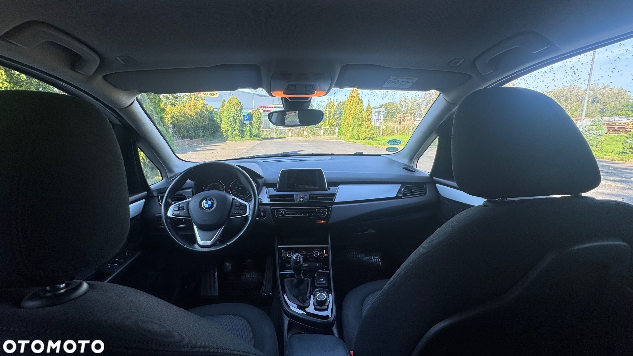 BMW Seria 2 218d - 5