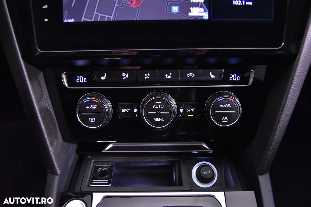 Volkswagen Passat Variant 2.0 TDI DSG Highline - 18