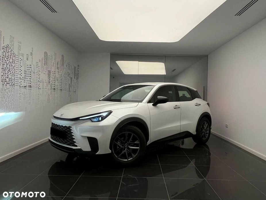 Lexus LBX - 3