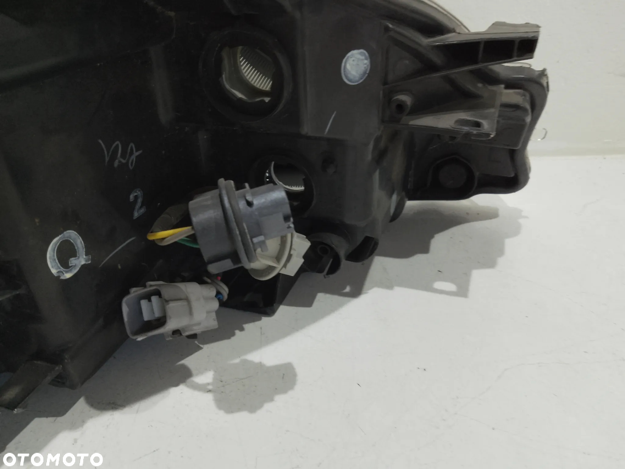 Toyota Yaris III FL 2014–2017 – Reflektor Lewy Przód Halogen EU - 7