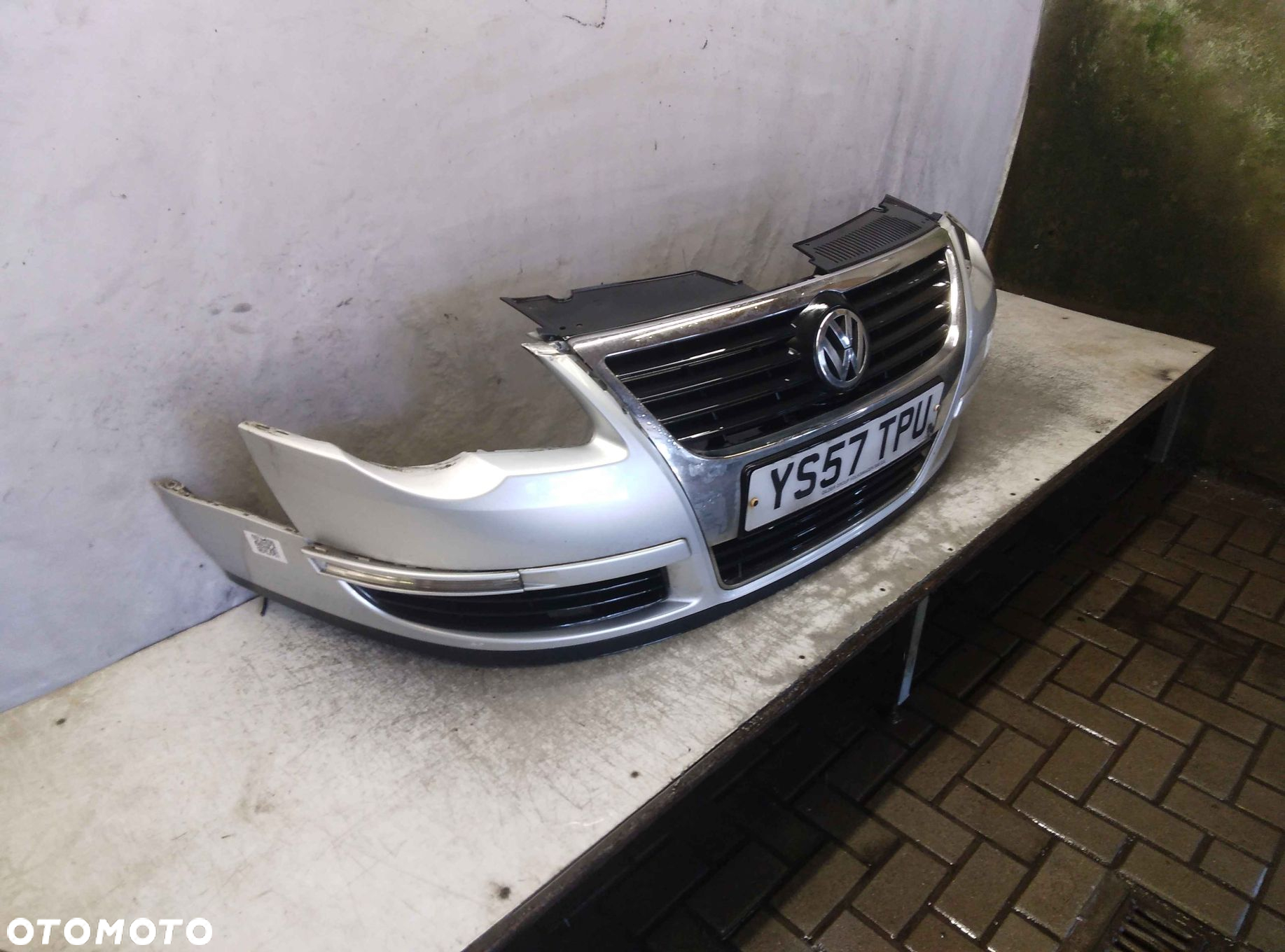 ^ ZDERZAK PRZÓD PRZEDNI VW VOLKSWAGEN PASSAT B6 LA7W SREBRNY - 4