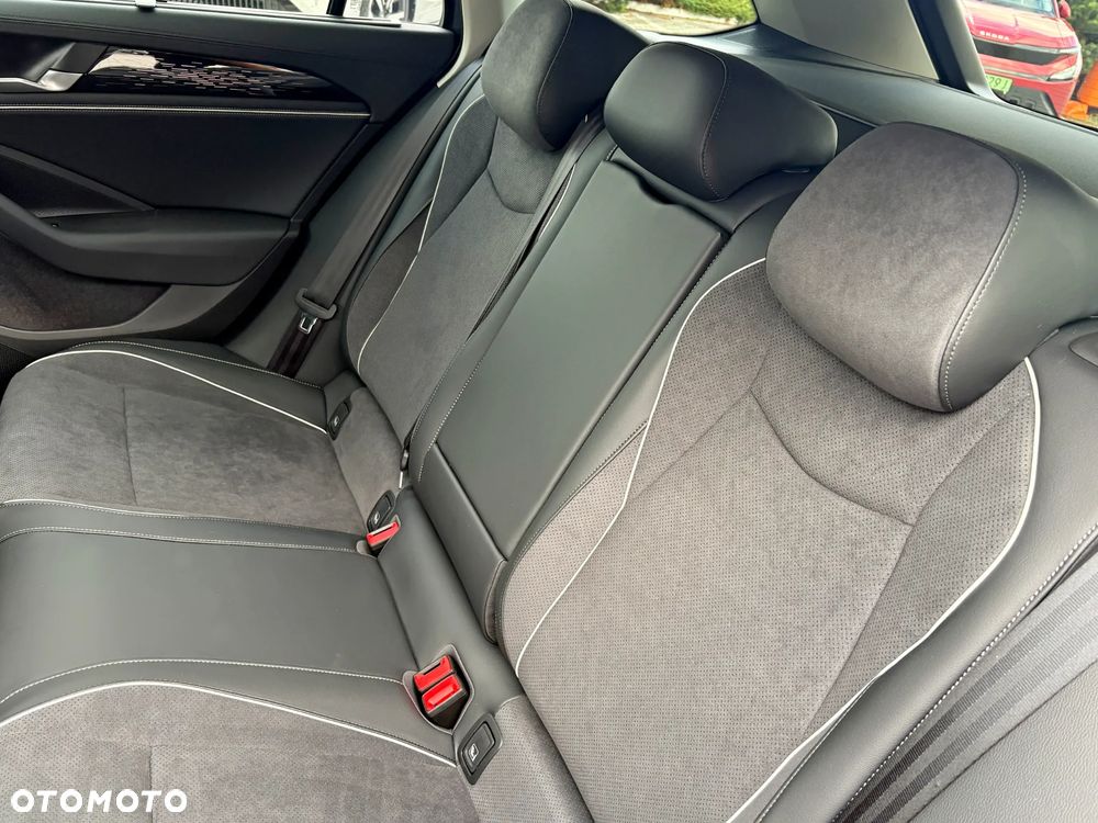Volkswagen Passat Variant 1.5 TSI eHybrid PHEV 150kW Business Plus DSG - 17