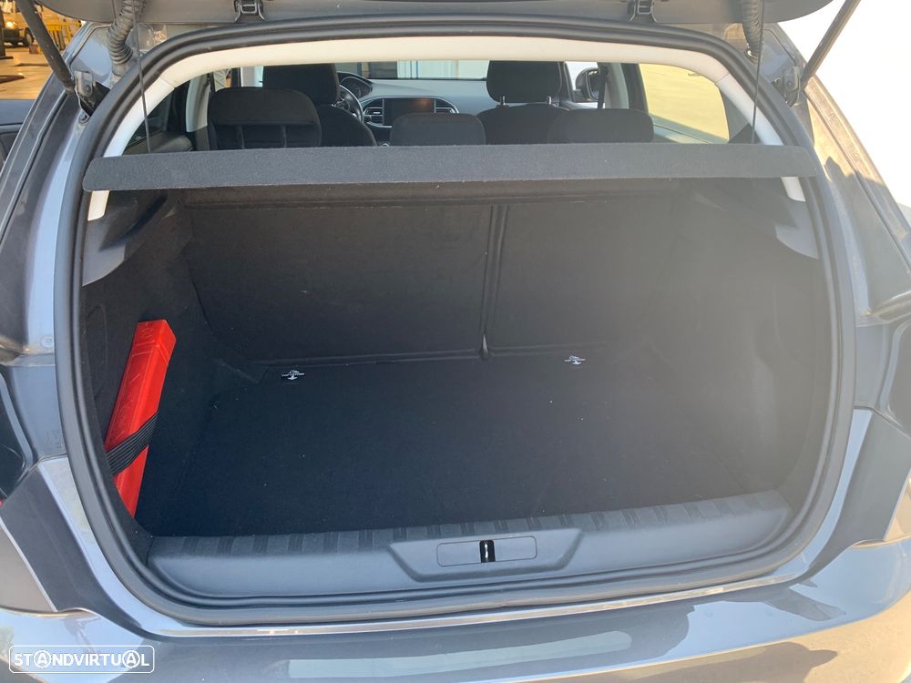 Peugeot 308 1.2 PureTech Style - 10