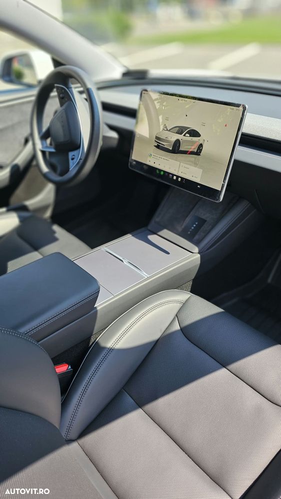 Tesla Model 3 - 10