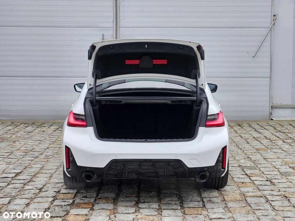 BMW Seria 3 320i xDrive M Sport - 17