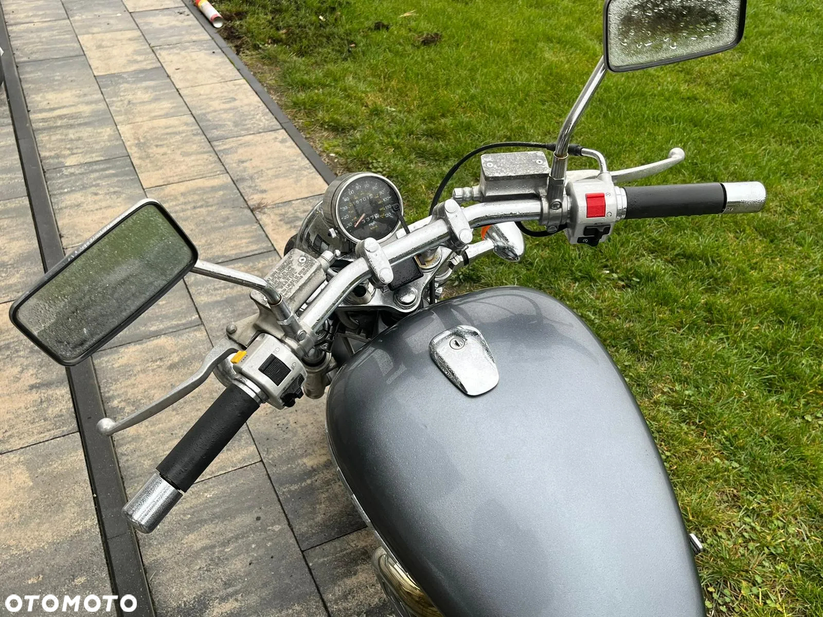 Suzuki Intruder - 11