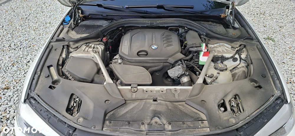 BMW Seria 5 518d - 13