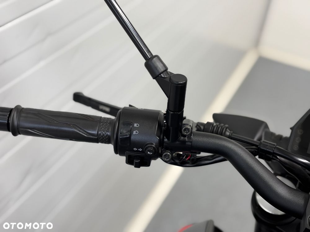 Yamaha MT - 18