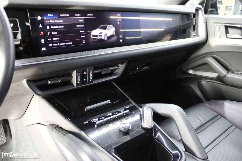 Porsche Cayenne Coupé E-Hybrid - 19