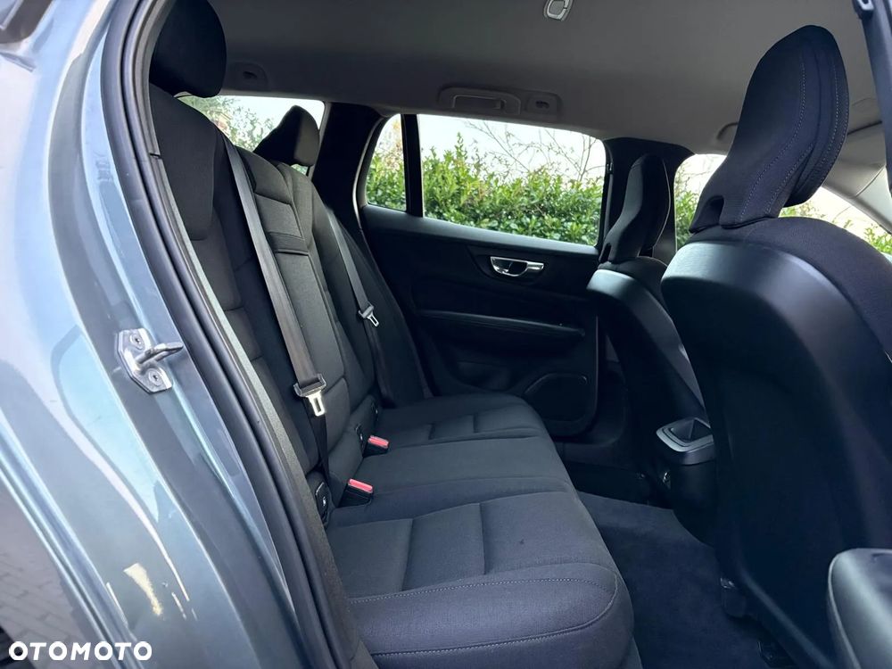 Volvo V60 D4 Geartronic Momentum Pro - 24