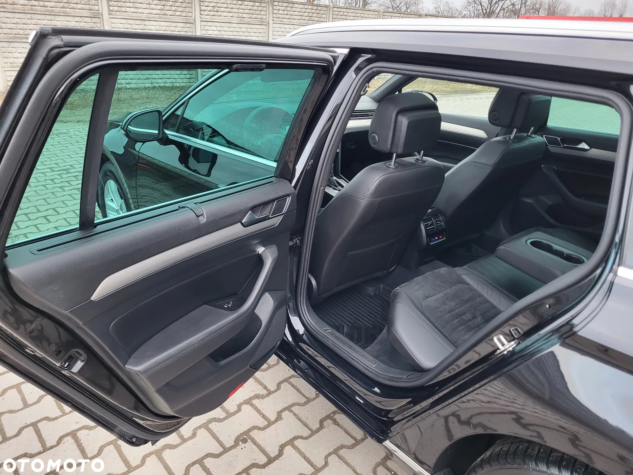 Volkswagen Passat - 25
