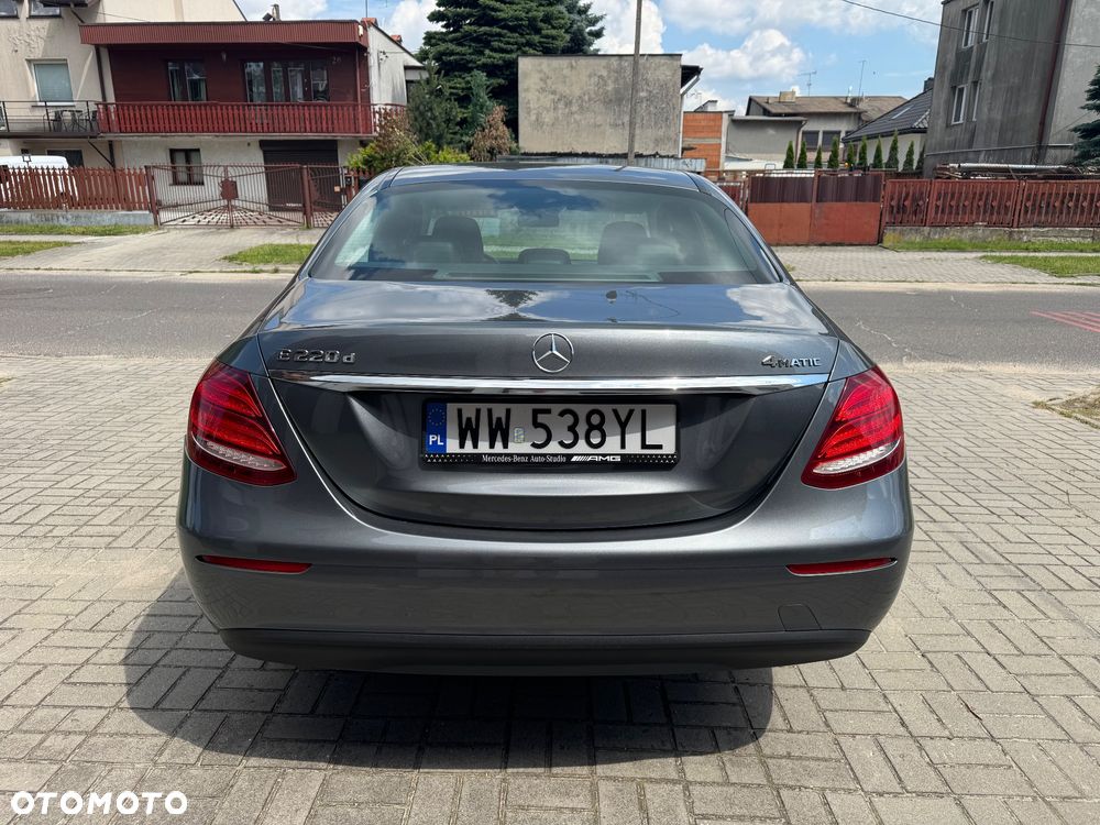 Mercedes-Benz Klasa E 220 d 4-Matic 9G-TRONIC - 4