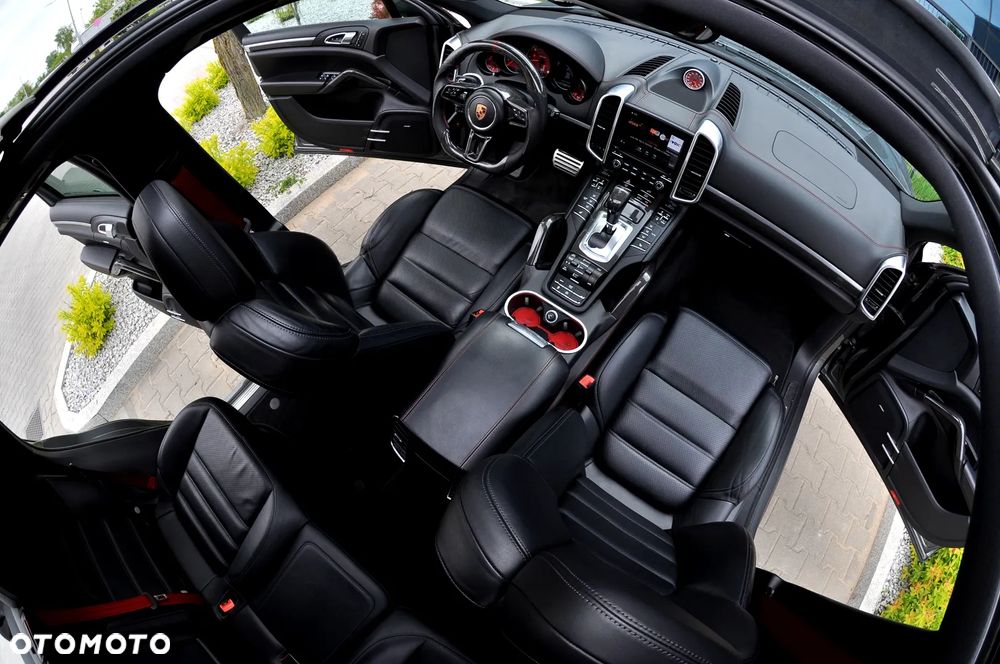 Porsche Cayenne - 22