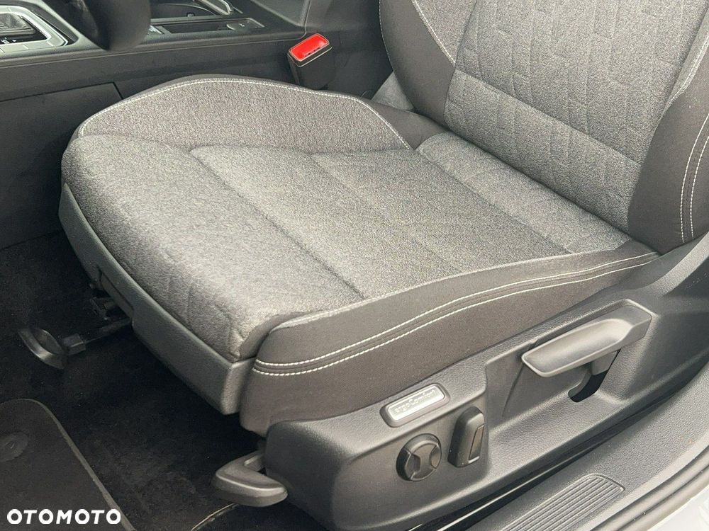 Volkswagen Passat - 17
