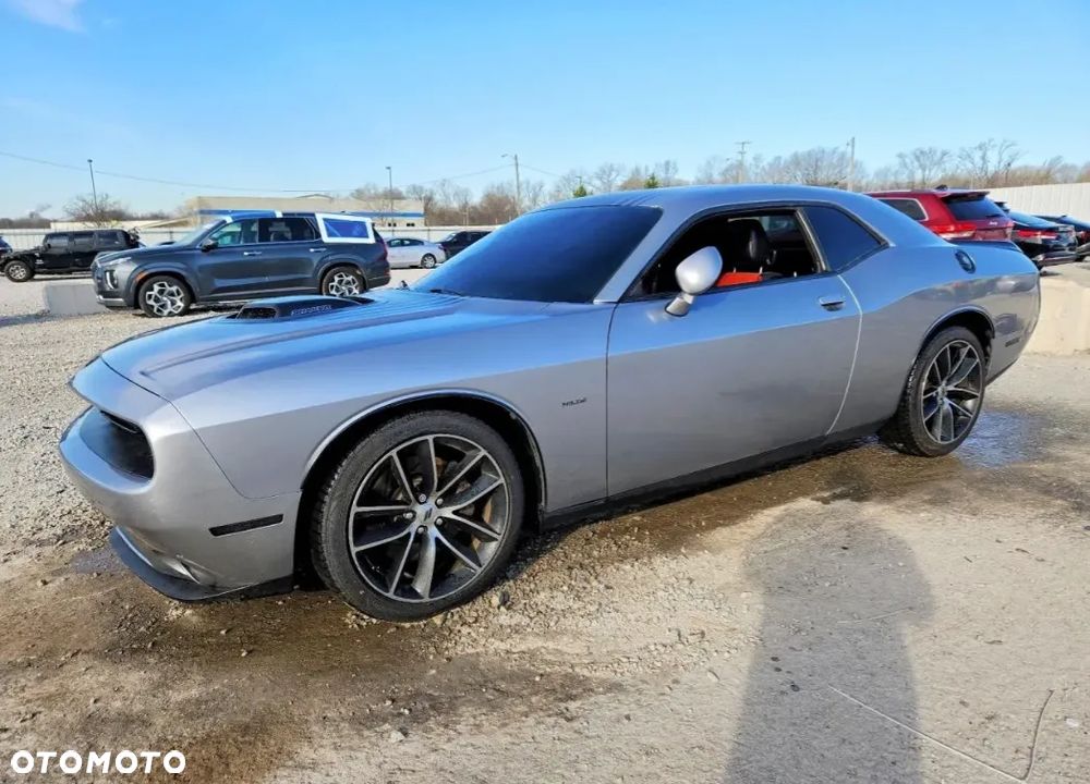 Dodge Challenger - 1