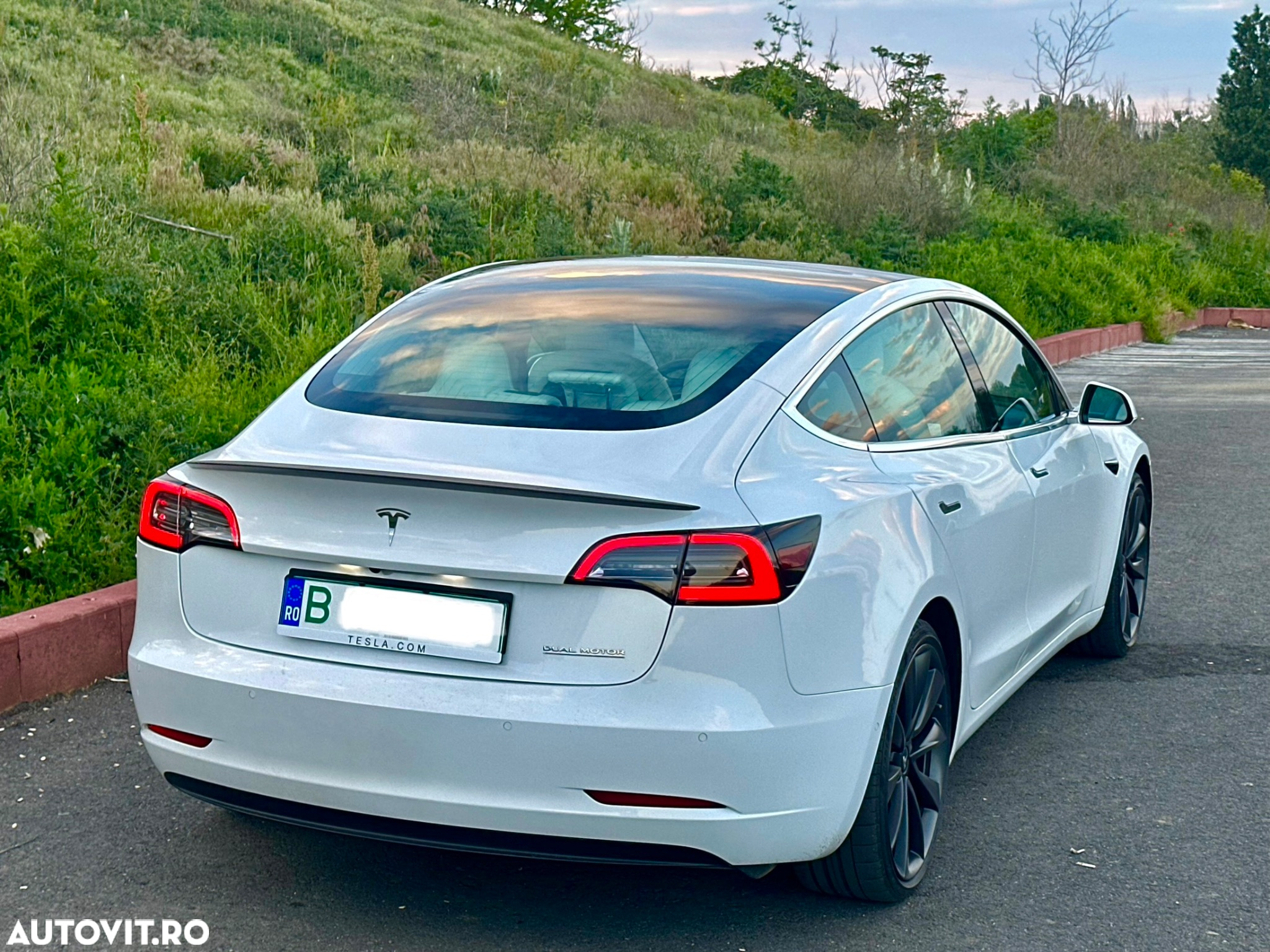 Tesla Model 3 Langstreckenbatterie Allradantrieb Dual Motor Performance - 2