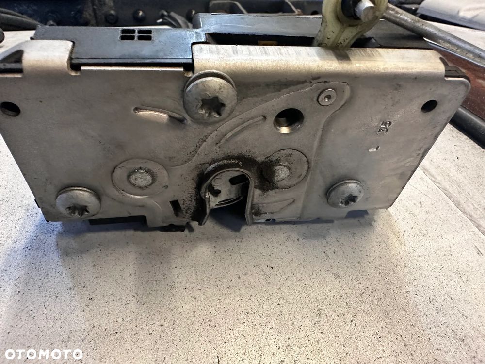 Zamek drzwi bocznych Fiat Boxer Jumper 1395271080 - 2